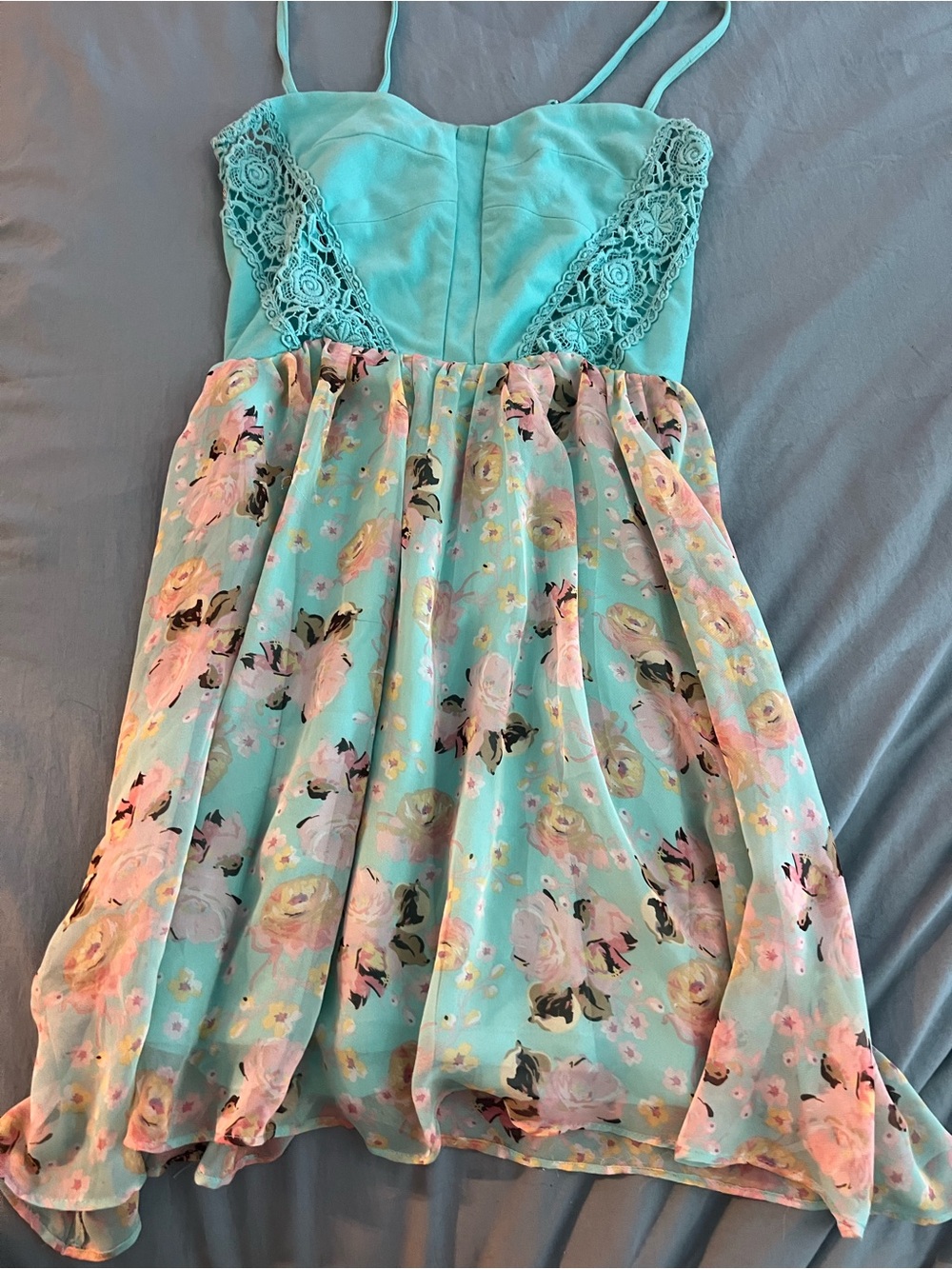 Hawaii boutique Aqua Lace-Detail Floral Sundress